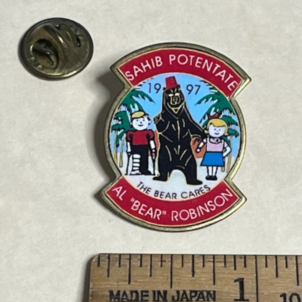 VTG 1997 Al "Bear" Robinson Potentate Sahib Shriners Lapel Hat Pin 1"x1.25" - Picture 5 of 6